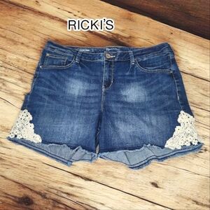 RICKI'S Brooke Denim Shorts - 32